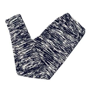 NEW Black & White leggings